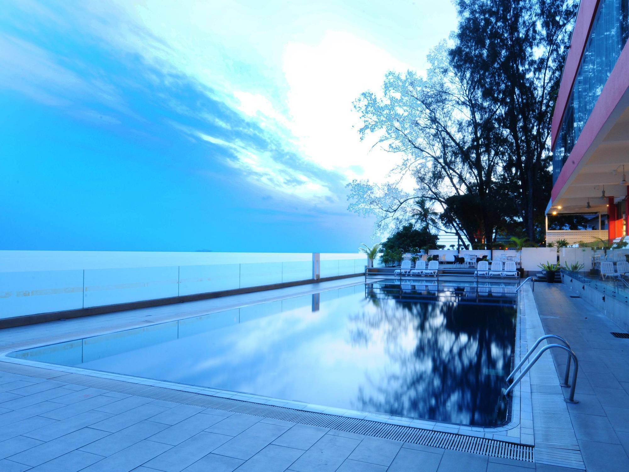 HOTEL SENTRAL SEAVIEW PENANG | ⋆⋆⋆ | MALAYSIA | SEASON DEALS FROM $47